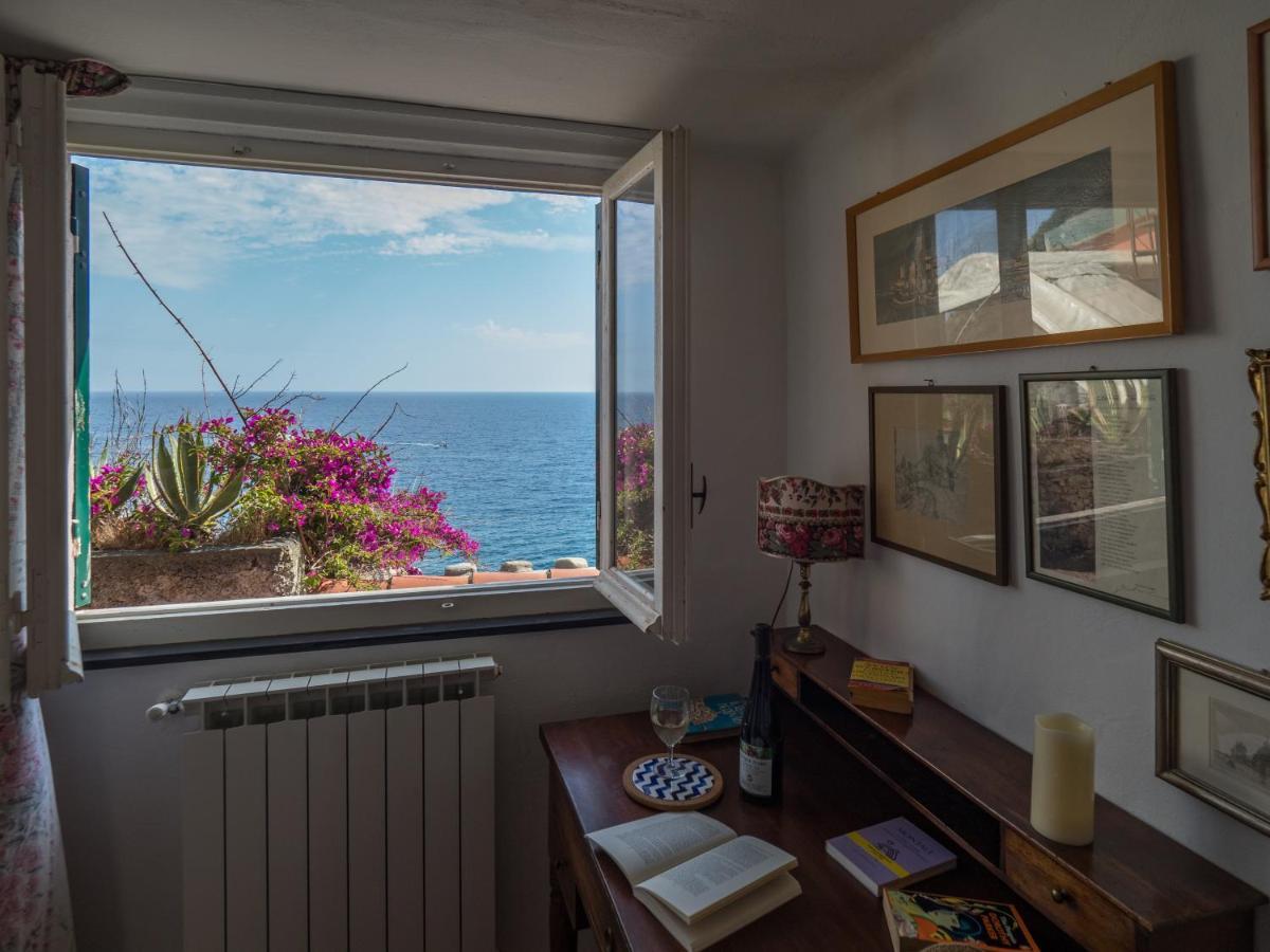 Refilea Sea View Tower Villa Вернацца Екстер'єр фото